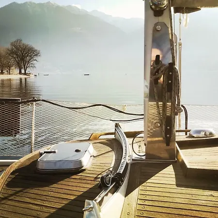 Winga Sailboat, Do-minus Design Retreat & Hotel na wodzie